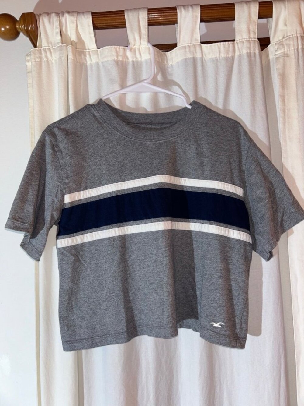 Hollister grey stripe cropped t shirt size small